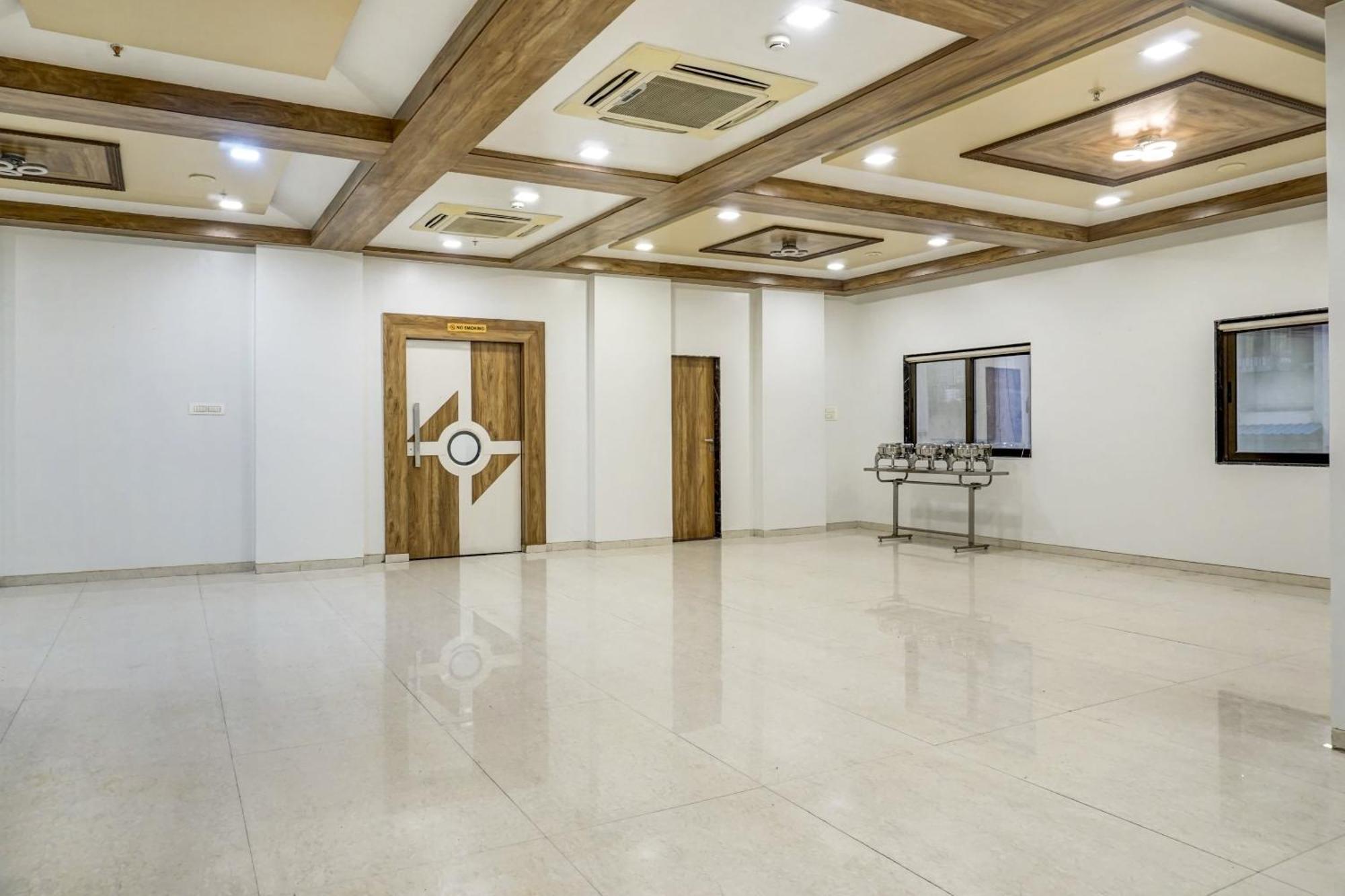 Townhouse Oak Regal Inn Near Sant Tukaram Nagar Metro Station Pimpri-Chinchwad Exteriér fotografie