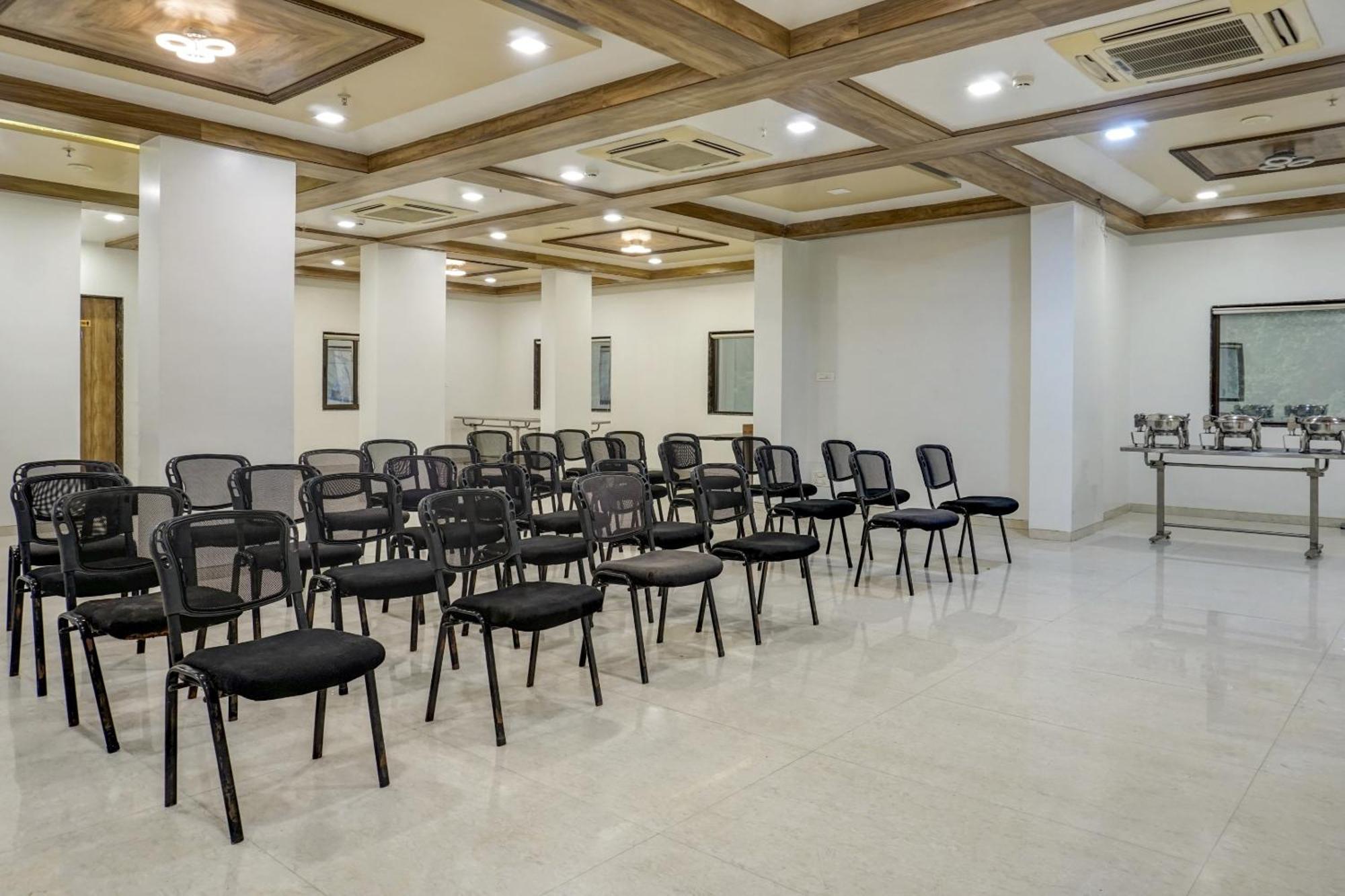 Townhouse Oak Regal Inn Near Sant Tukaram Nagar Metro Station Pimpri-Chinchwad Exteriér fotografie